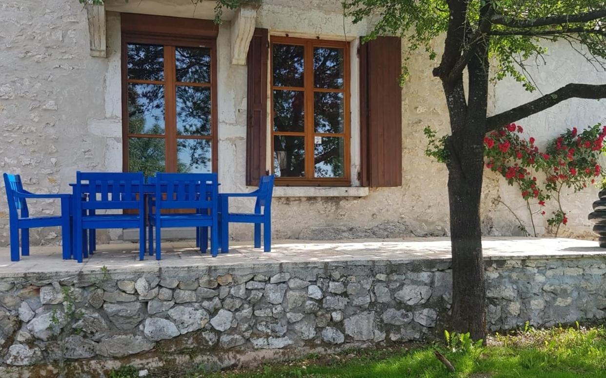 מלון Saint-Victor-de-Morestel Le Domaine De Tizo מראה חיצוני תמונה